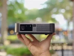 Review Gadget Singkat Portable Projector Mini untuk Hiburan Film atau Presentasi Cepat